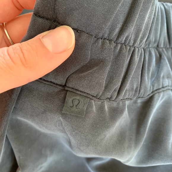 EUC 🍋 Lululemon Seek Softness Mid Rise Crop - Picture 8 of 9